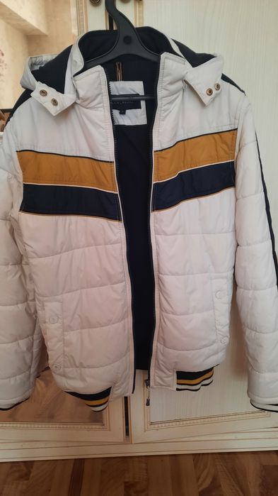 Продам спортивную куртку