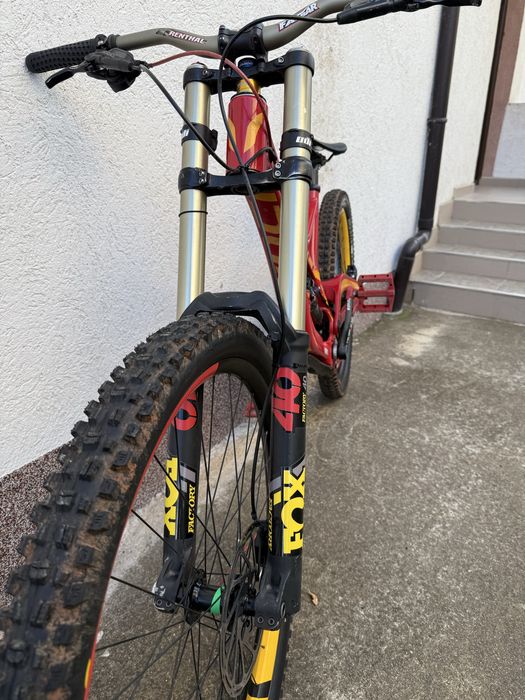 Двукоронна вилка fox 40