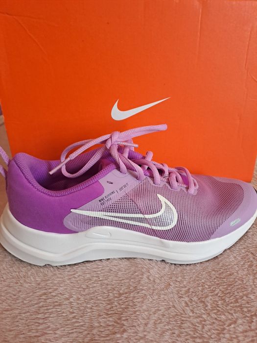 Дамски маратонки Nike