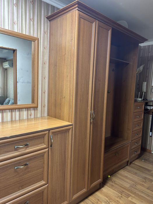 Продам прихожую 4,2 м