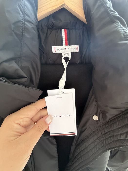 Продам пуховик tommy