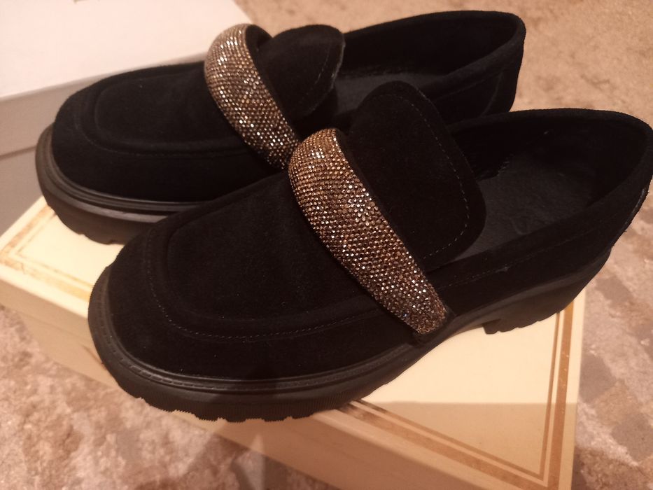 Обувь натуральная замша