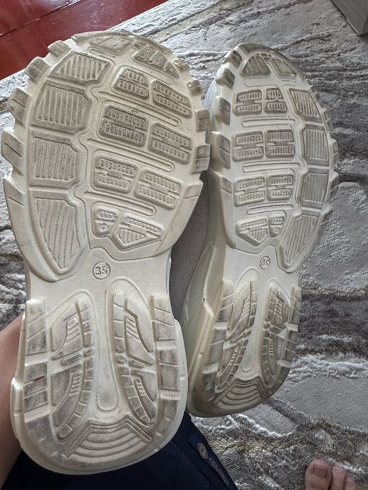 Новые кросовки 35,36рр новые брюки