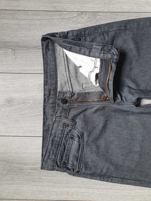 Blugi LEVI'S 511 Slim - Marime W31 L32 (Talie 81 cm)