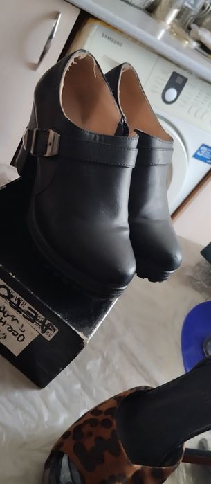 Продам босоножки