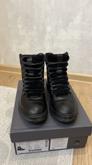 Ботинки зимние женские