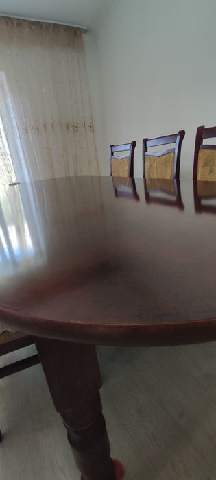 Продам стол для гостиной