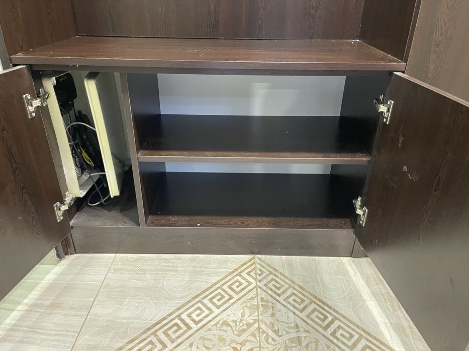 Голям гардероб с много равтове