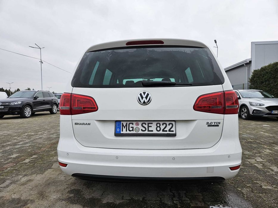 VW Sharan 2.0 TDI 140 CP – an 2012 – Motor CFFB – Alb Perlat – Jante Negre 5 locuri FULL recent adus în țară Unic Proprietar