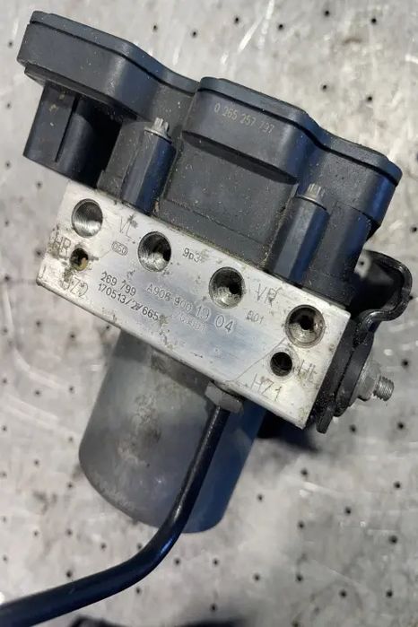 Pompa ABS A906 900 19 04 Mercedes-Benz Sprinter 2011