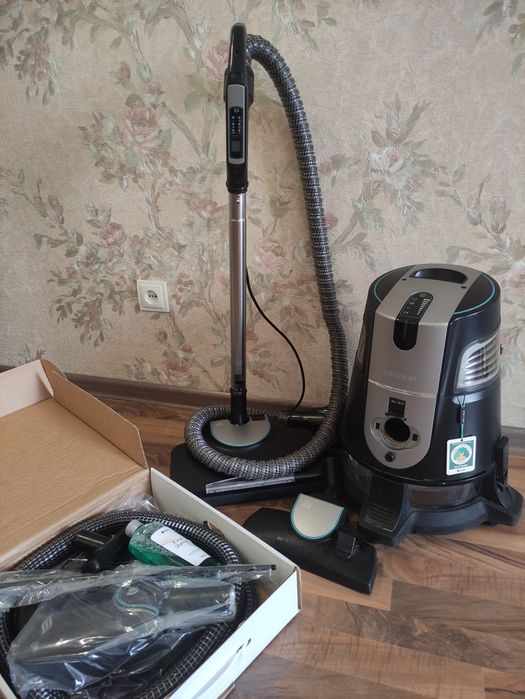 Продаю пылесос Roboclean