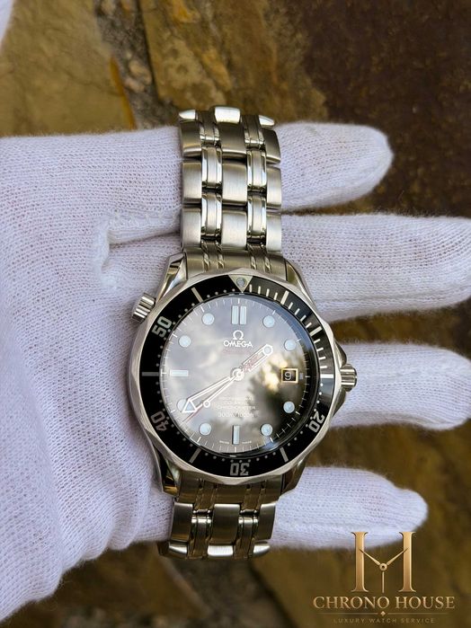 OMEGA Seamaster Diver 300M – 007 Edition