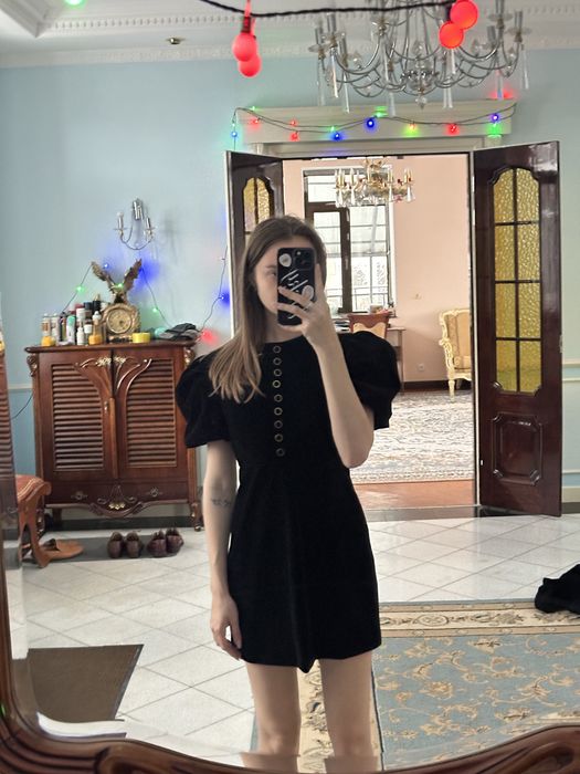 Платье бархатное черное мини