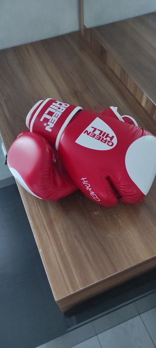Перчатки боксерские Новые.