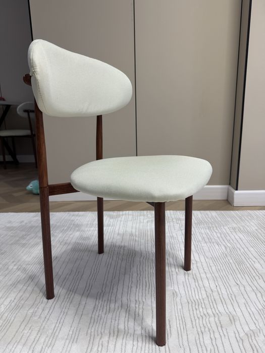 Стулья новые 8 шт