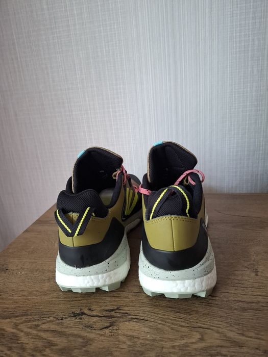 Adidas Terrex маратонки 42 номер.