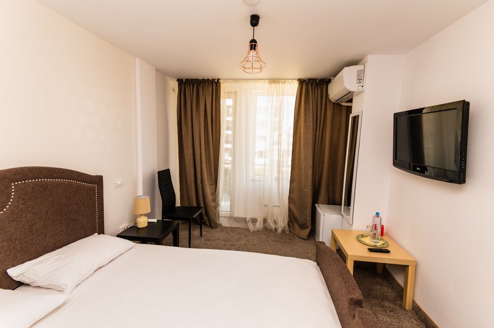 Vila P+2m 13 studiouri 1 apartament 12 locuri parcare închiriere terme