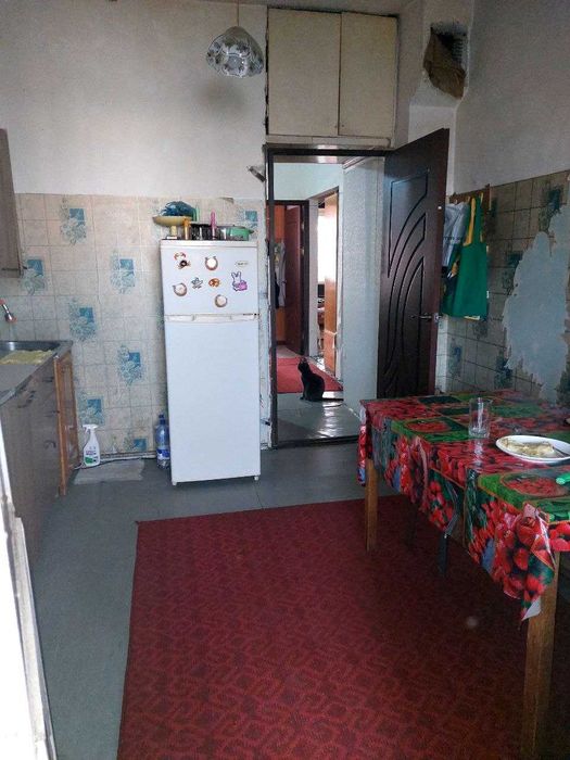 Продаётся 3-х комнатная квартира своя остальное по телефону