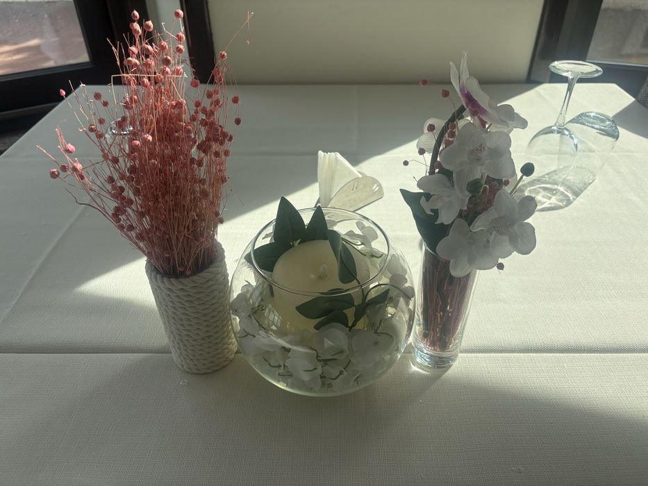 Vand inchiriez decoratiuni mese + alte modele
