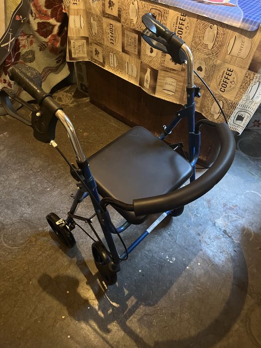 Cadru cu roti, suport sezut inclus