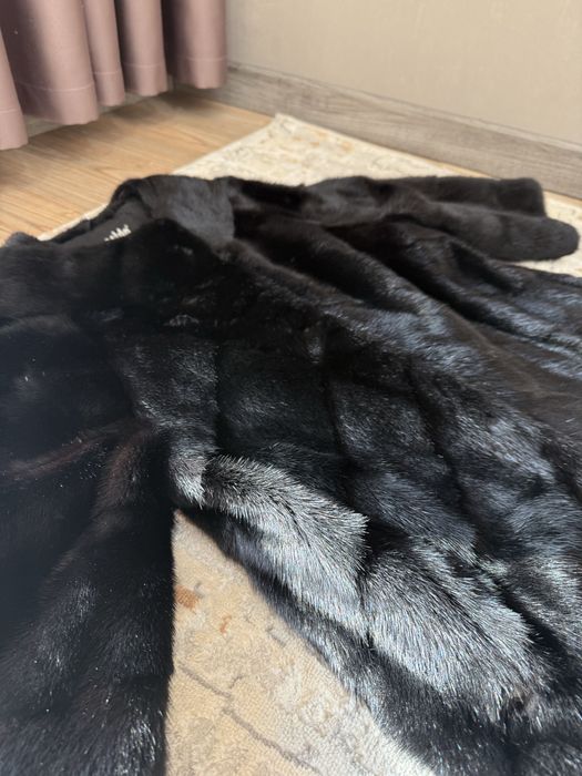 Продам шубу норку италия