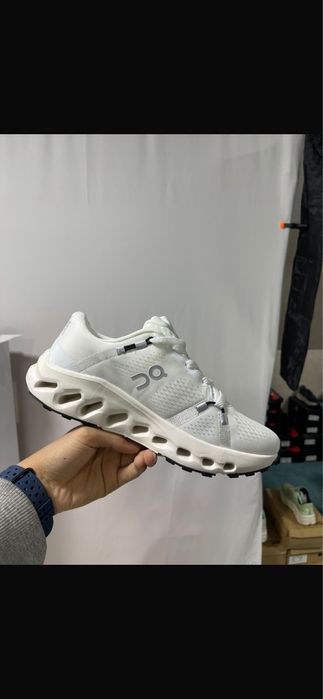 Кроссовки хорошего качества