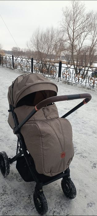 Коляска  прогулочная зима лето