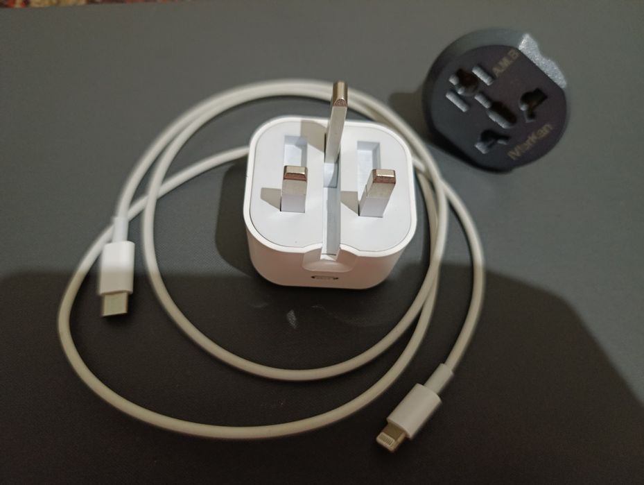 iPhone Orginal quvatlagich sotiladi