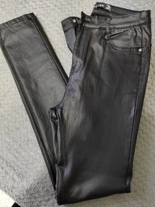Pantaloni imitație piele femei