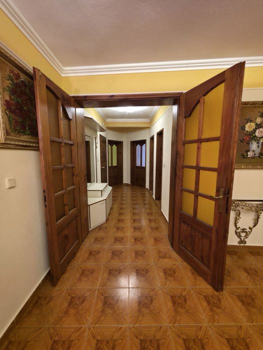 Продава се апартамент в Кресна/Под наем