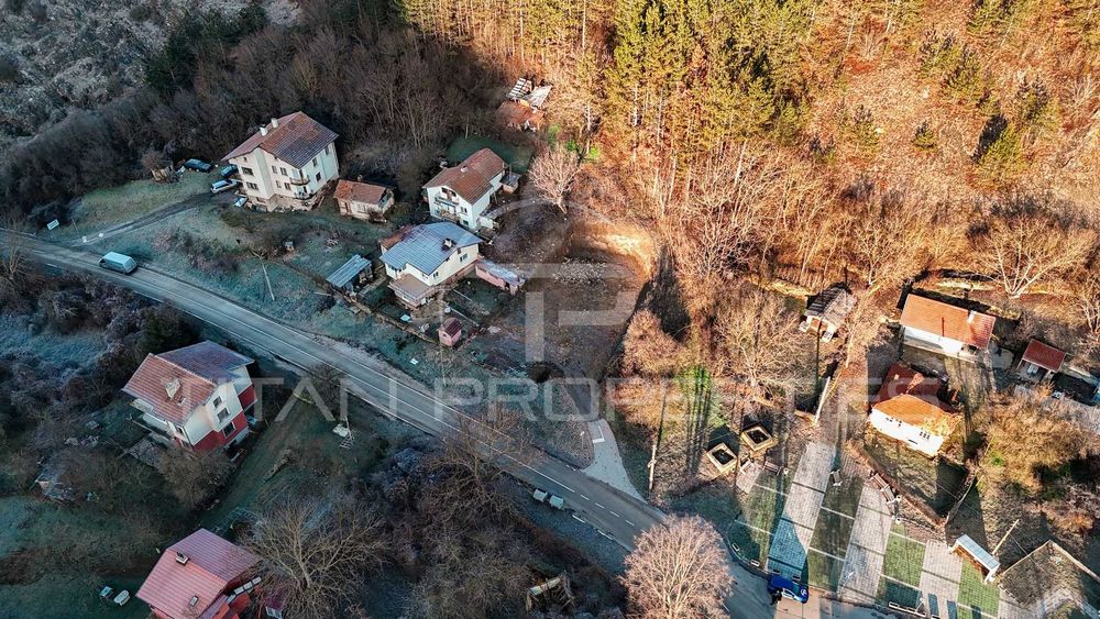 Парцел за продажба в с. Калотина