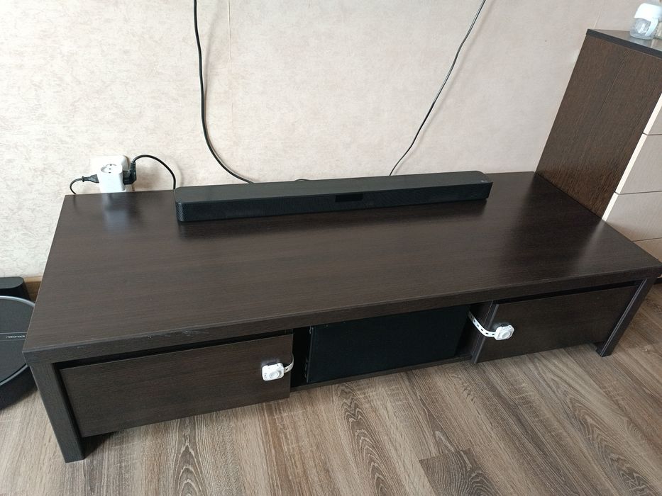 Продам тумбу под телевизор