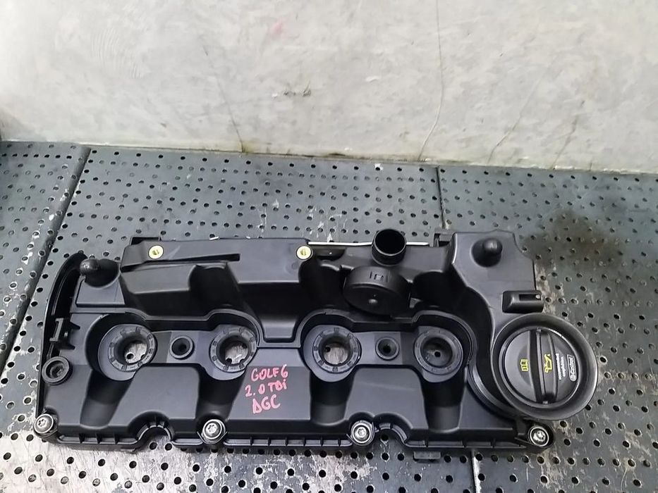 Capac culbutori 2.0 tdi vw golf 7 04l103475a
