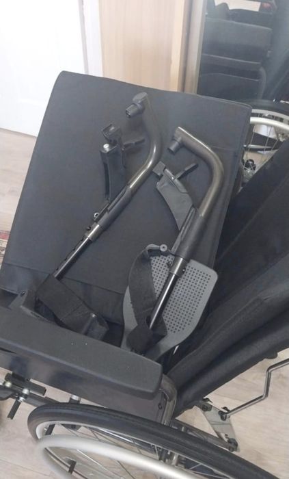 Продам инвалидную коляску