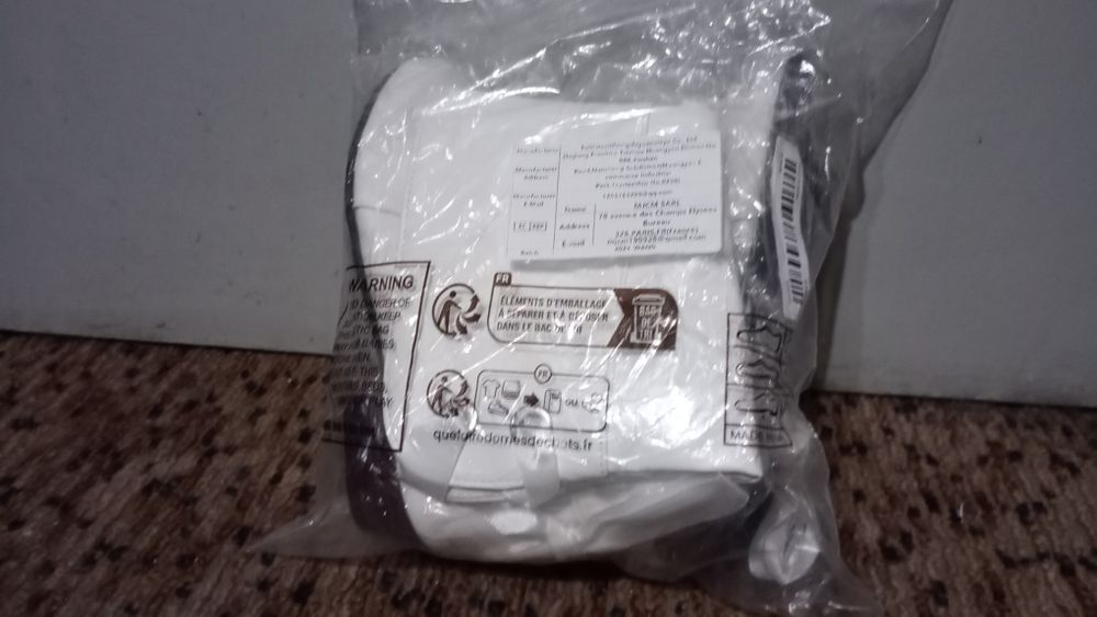 Бели ботуши с панделка