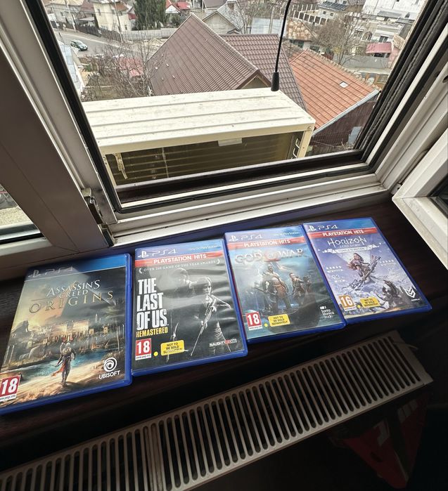 4 jocuri PS4 – God of War, The Last of Us, Horizon, Assassin’s Creed