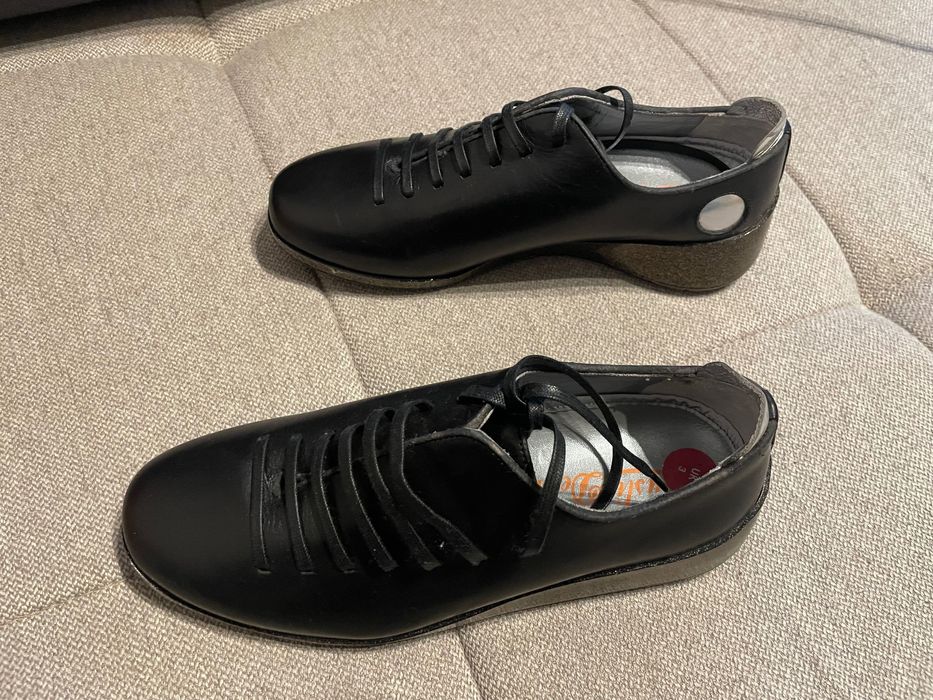 Нови кожени обувки - Justin Deakin