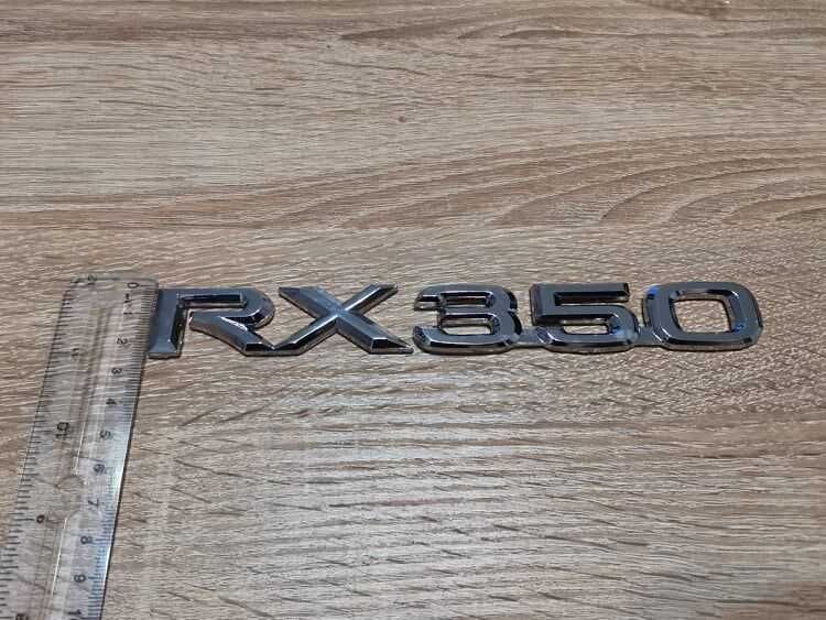 сребрист надпис Lexus RX 350