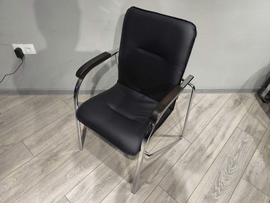 Кресло офисное визитом Samba. Kreslo vizitor Samba