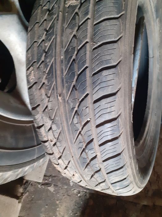 Продам три покрышки на 14 с дисками