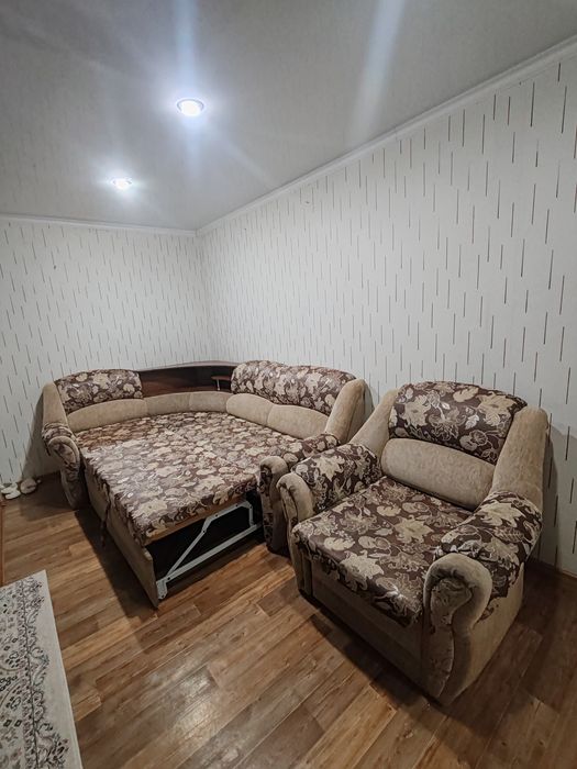 Продам угловой диван. Срочно