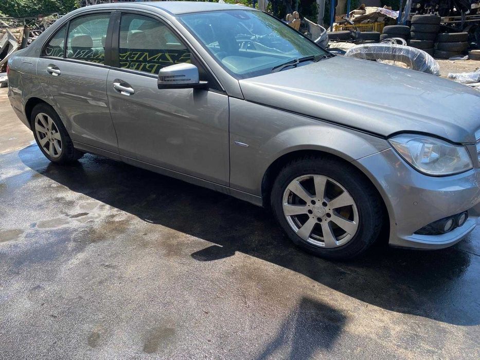 Dezmembrez mercedes c class w204 facelift 2.2 euro 5/bara w204/far