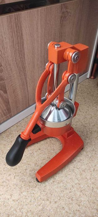 Професионална цитруспреса, сокоизтисквачка Гремания-НОВА-МАСИВНА,ТЕЖКA