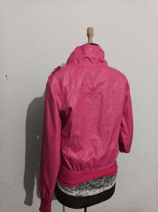 Ветровка женская