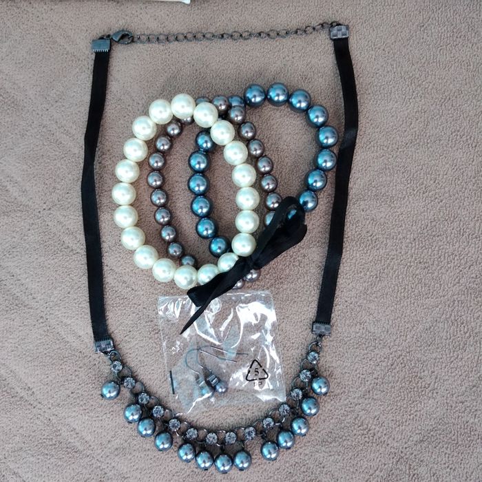 Красиви бижута от Avon