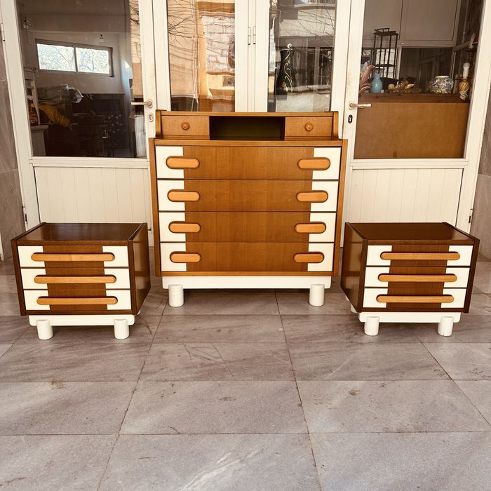 Италиански винтидж комплект – скрин + 2 нощни шкафчета (60–70-те)