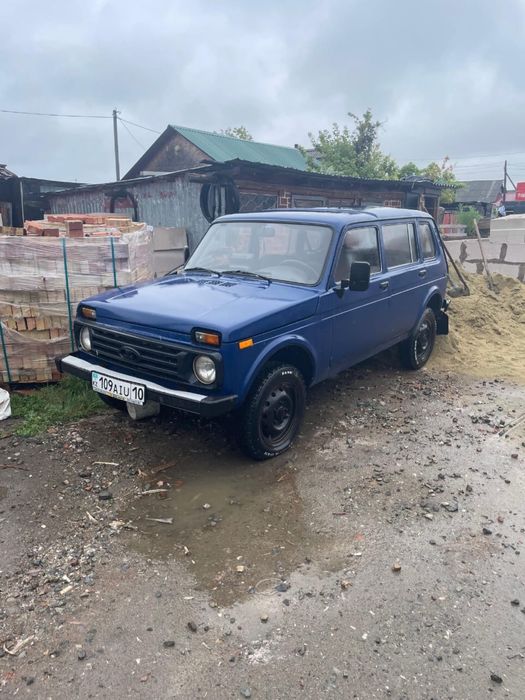 Автомобиль Lada Niva