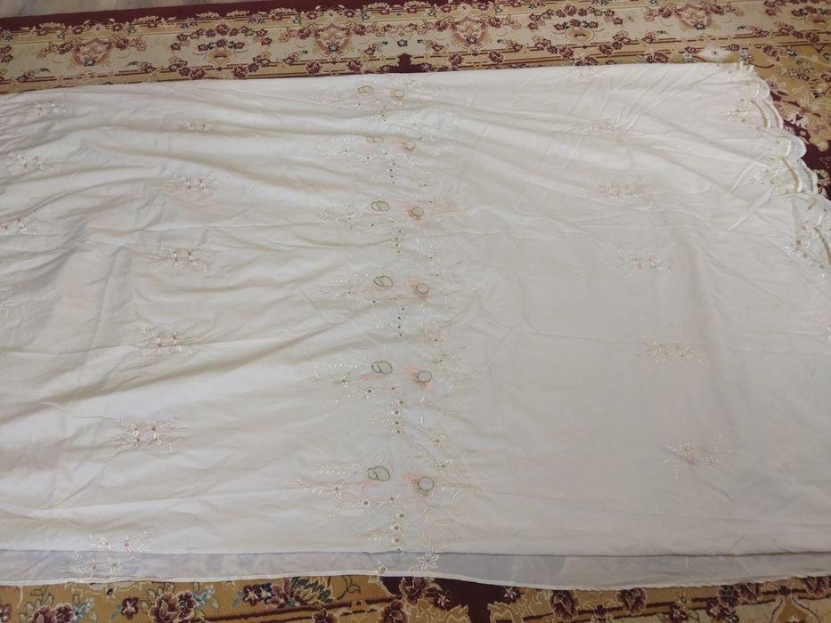 Занавески новые для зала или спальни.