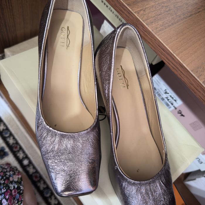 Туфлилар сатылады!