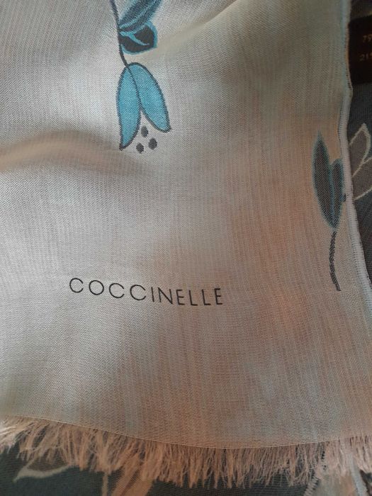 Esarfa Coccinelle, 150 lei